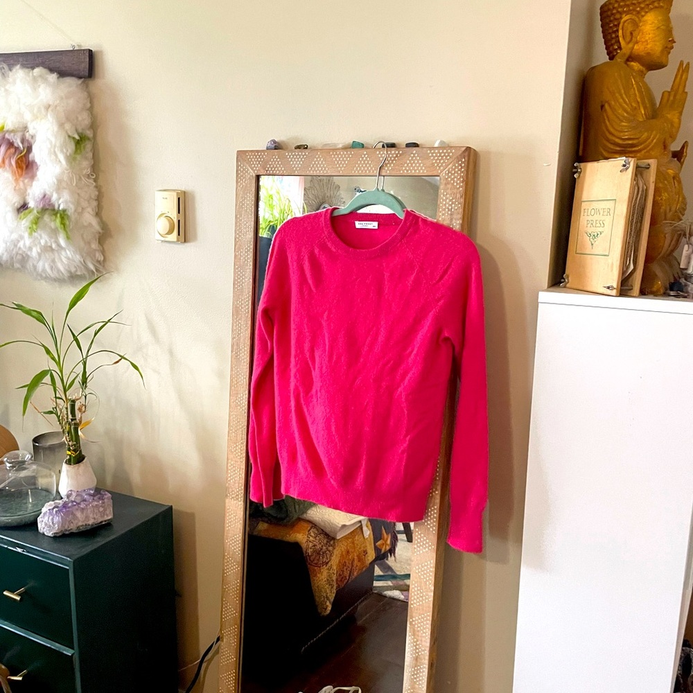 Vibrant Pink, Equipment, 100% Cashmere Crewneck Sweater, Size Medium
